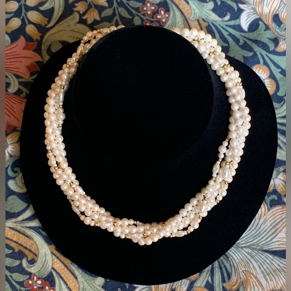 Vintage Trifari Pearl Necklace - Picture 13 of 15